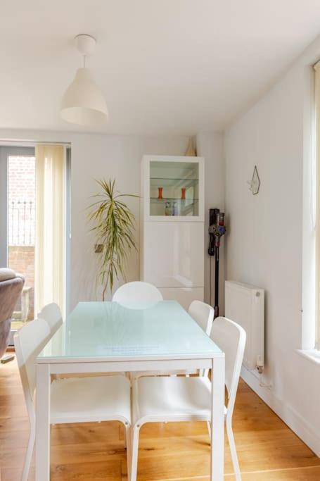 Modern Centre House With Free Parking Canterbury