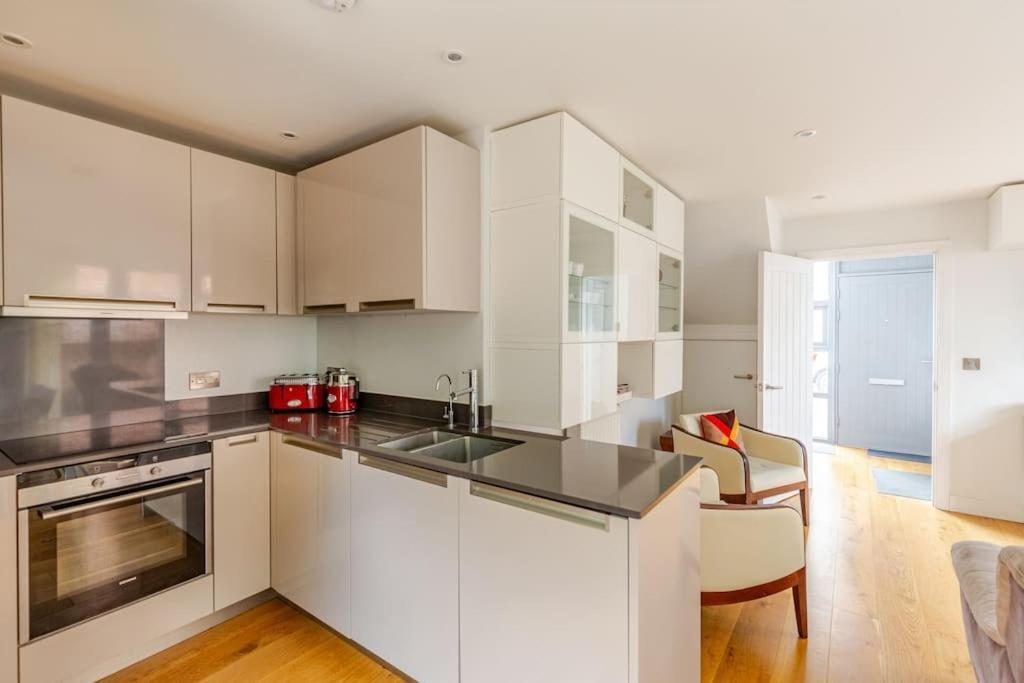 Apartment Modern Centre House With Free Parking Canterbury